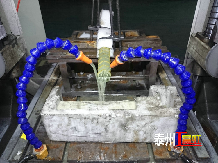 晨虹數(shù)控金剛石線切割機(jī)切割3mm玻璃管